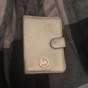 Michael kors wallet